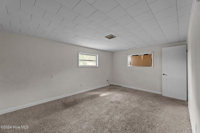 905 Madam Moores Lane, New Bern, NC 28562