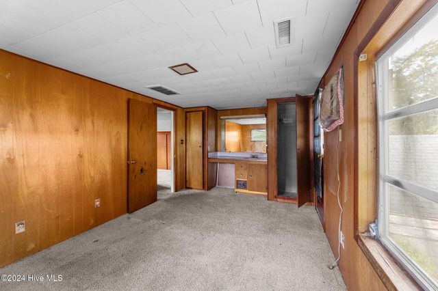 905 Madam Moores Lane, New Bern, NC 28562