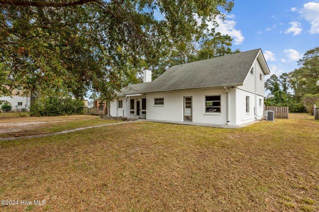 905 Madam Moores Lane, New Bern, NC 28562