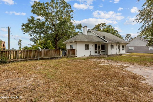 905 Madam Moores Lane, New Bern, NC 28562