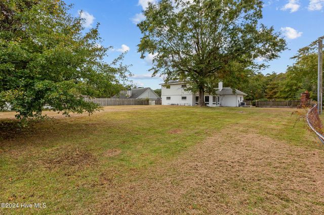 905 Madam Moores Lane, New Bern, NC 28562