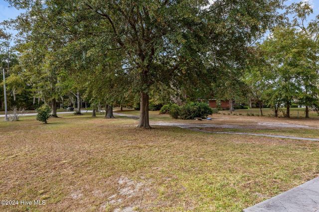 905 Madam Moores Lane, New Bern, NC 28562