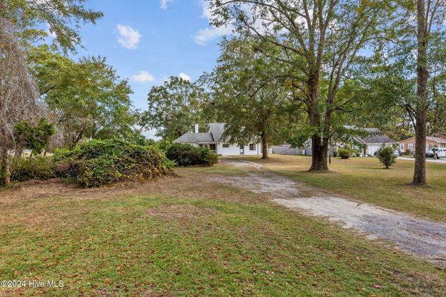 905 Madam Moores Lane, New Bern, NC 28562
