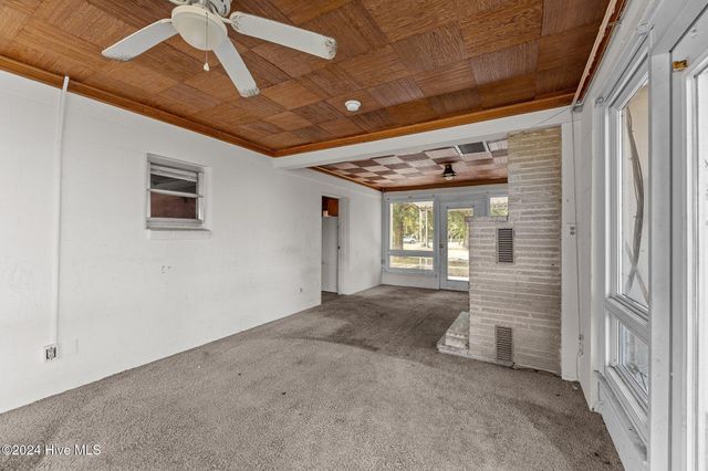 905 Madam Moores Lane, New Bern, NC 28562