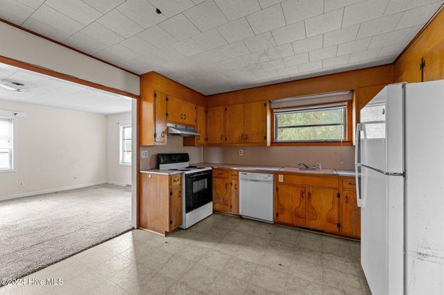 905 Madam Moores Lane, New Bern, NC 28562
