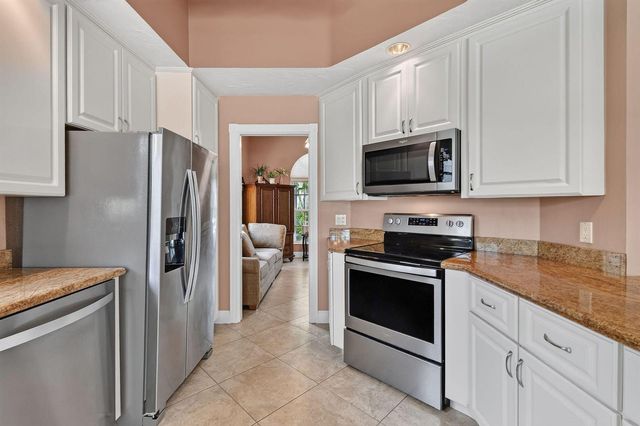 8081 SE Double Tree Drive, Hobe Sound, FL 33455