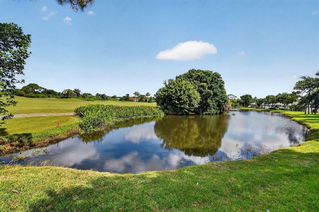 8081 SE Double Tree Drive, Hobe Sound, FL 33455