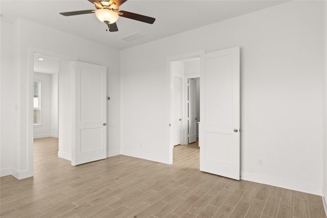 620 Deep Sands Drive, Waller, TX 77447