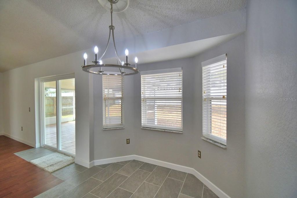 Image 14 of property listing at 511 HEATHER GLEN DRIVE, Winter Haven, FL 33884