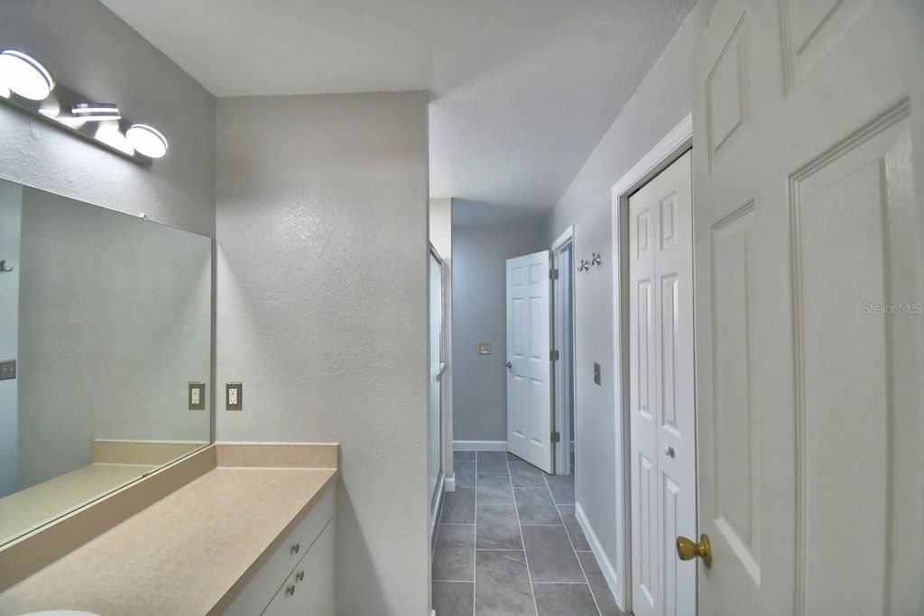 Image 16 of property listing at 511 HEATHER GLEN DRIVE, Winter Haven, FL 33884