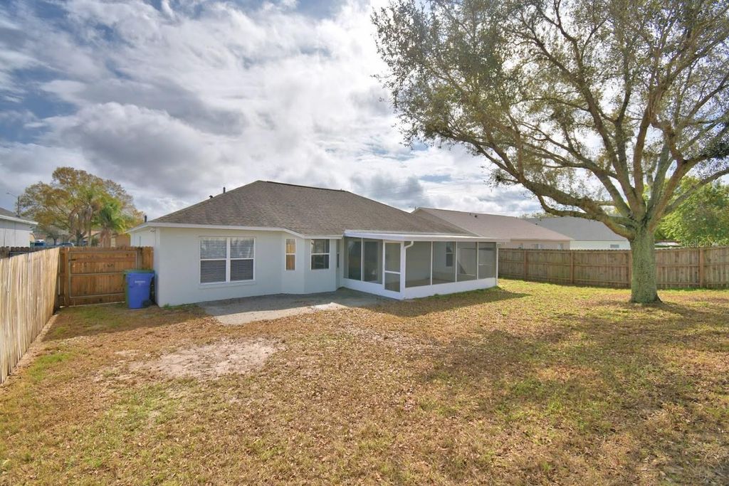 Image 29 of property listing at 511 HEATHER GLEN DRIVE, Winter Haven, FL 33884
