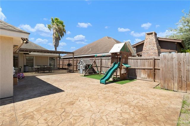 705 E Arapaho Avenue, Pharr, TX 78577