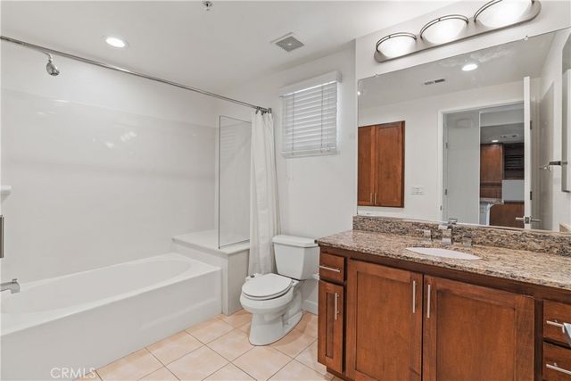 21301 Erwin Street 351, Woodland Hills, CA 91367