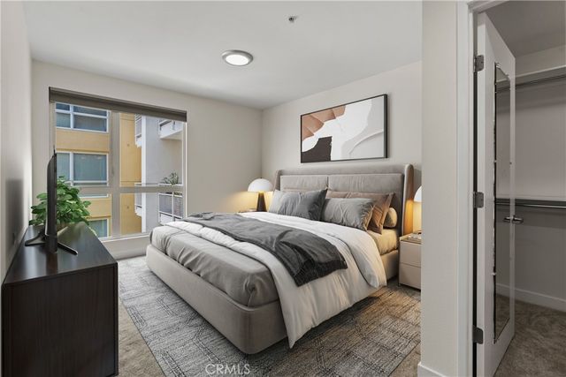 21301 Erwin Street 351, Woodland Hills, CA 91367