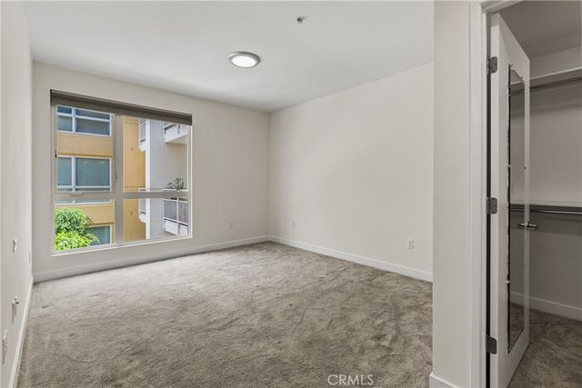 21301 Erwin Street 351, Woodland Hills, CA 91367