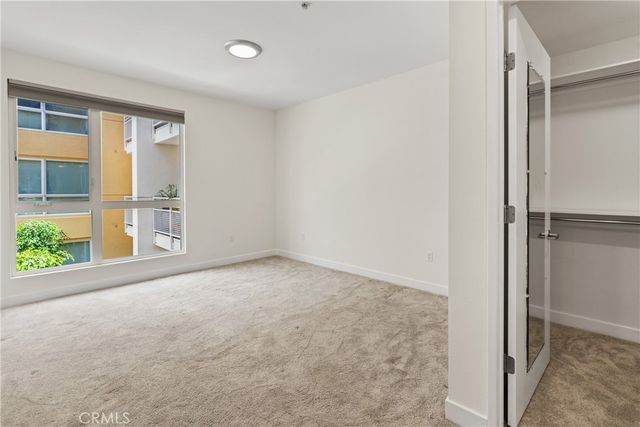 21301 Erwin Street 351, Woodland Hills, CA 91367