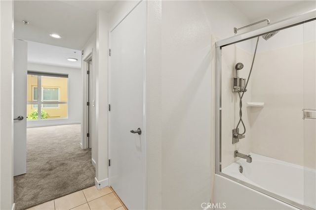 21301 Erwin Street 351, Woodland Hills, CA 91367