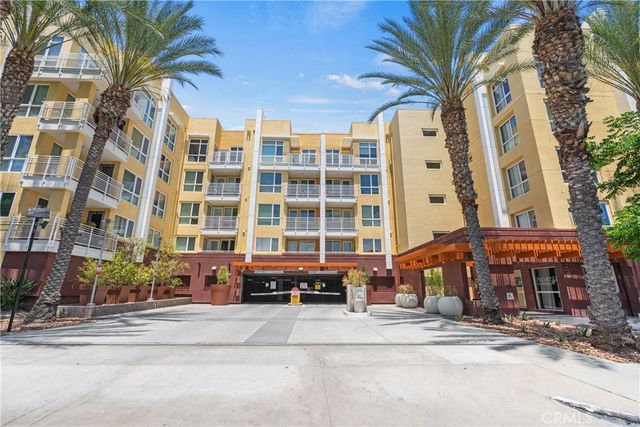21301 Erwin Street 351, Woodland Hills, CA 91367