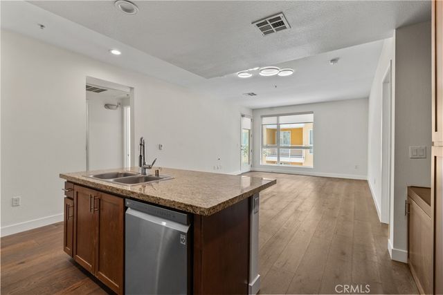 21301 Erwin Street 351, Woodland Hills, CA 91367