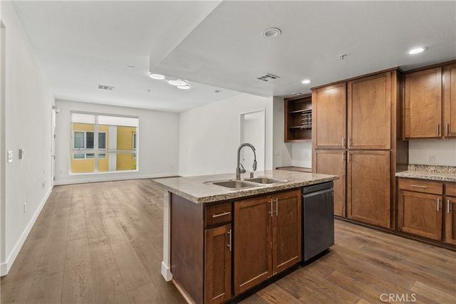 21301 Erwin Street 351, Woodland Hills, CA 91367
