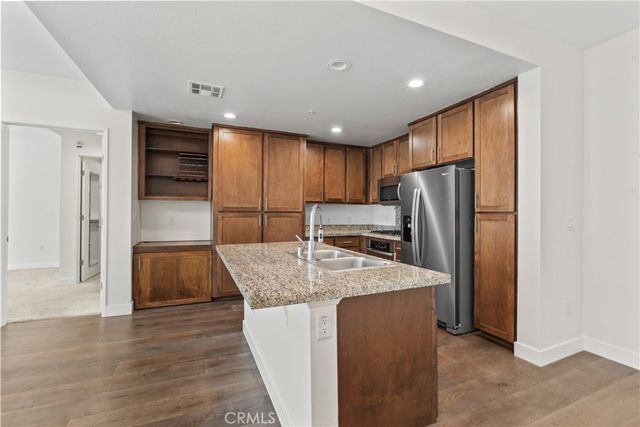 21301 Erwin Street 351, Woodland Hills, CA 91367