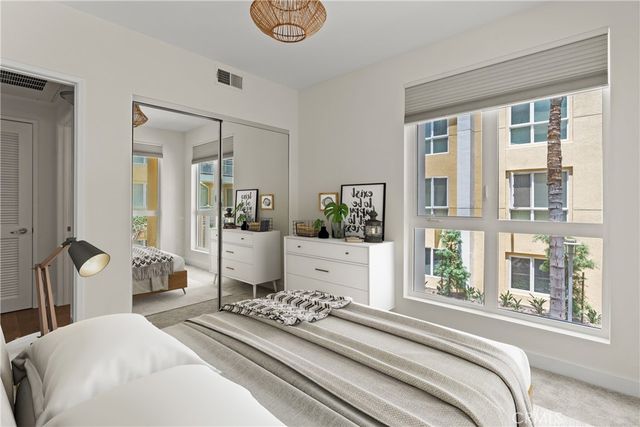 21301 Erwin Street 351, Woodland Hills, CA 91367