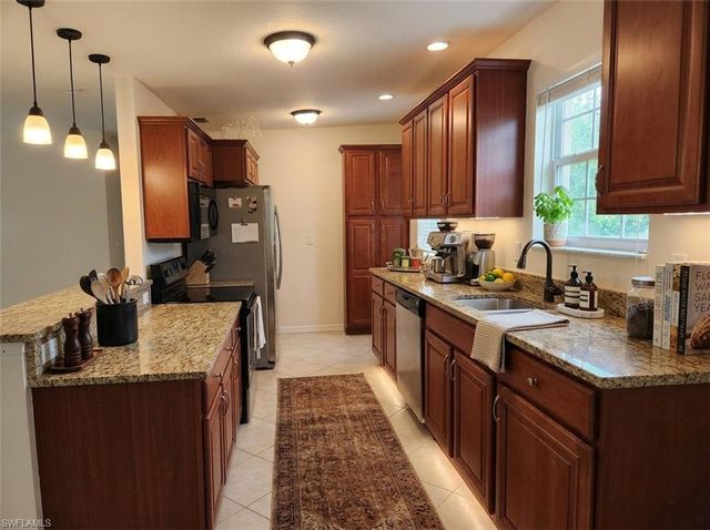 3417 19th ST SW, Lehigh Acres, FL 33976