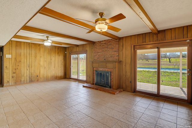 1301 Fm 477, Seguin, TX 78155
