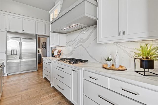 12605 W 170th Street, Overland Park, KS 66221