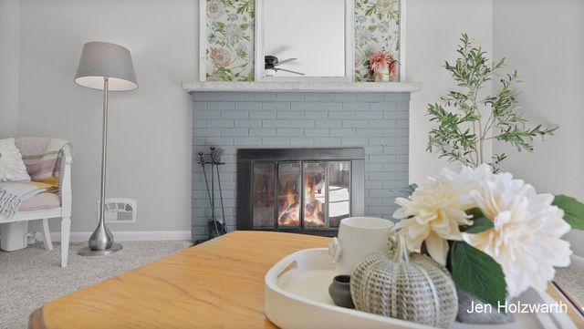 725 Parkway Drive NE, Grand Rapids, MI 49525