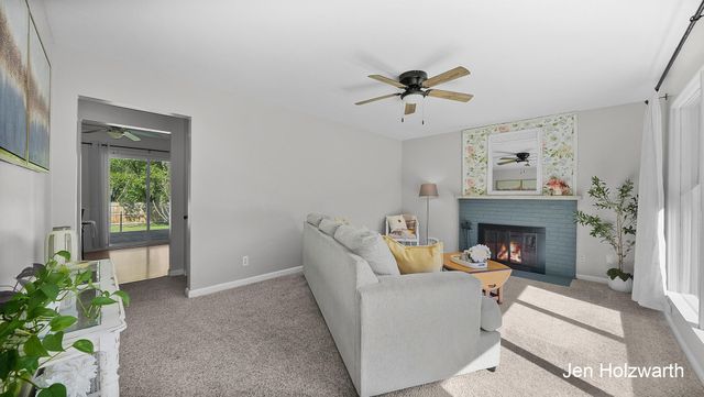 725 Parkway Drive NE, Grand Rapids, MI 49525