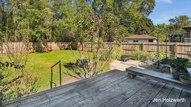 725 Parkway Drive NE, Grand Rapids, MI 49525