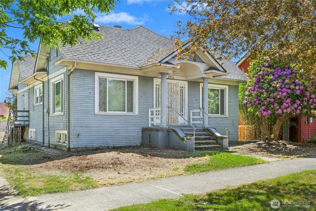 2916 18th Avenue S, Seattle, WA 98144