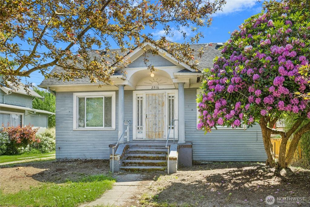 2916 18th Avenue S, Seattle, WA 98144