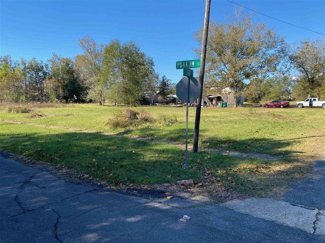 506 Yoakum Street, Dequincy, LA 70633