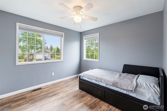 3733 Golden Eagle Loop, Olympia, WA 98513