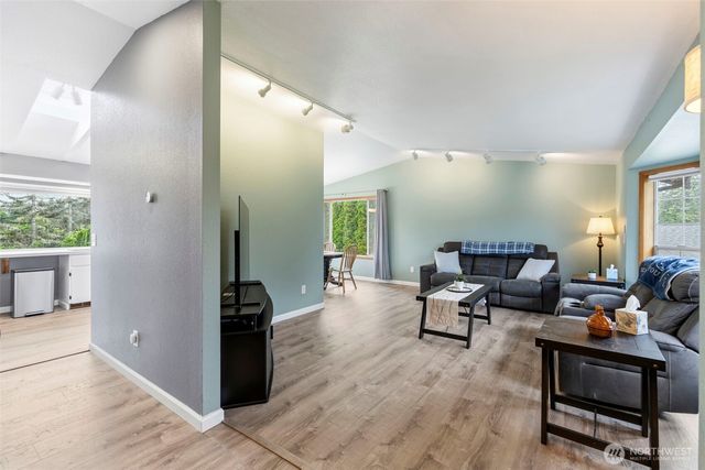 3733 Golden Eagle Loop, Olympia, WA 98513