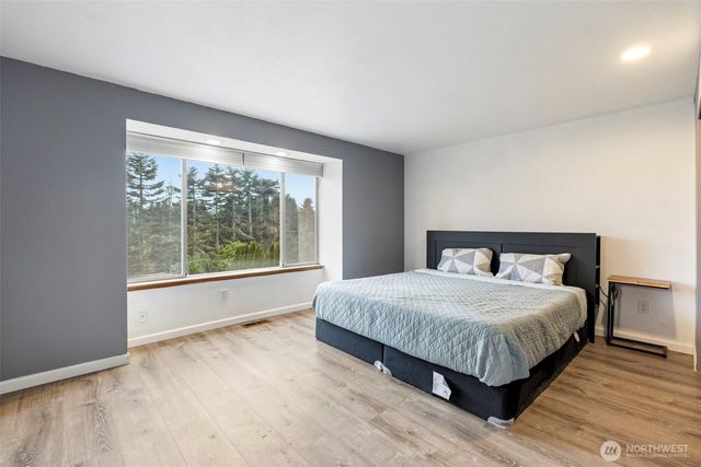 3733 Golden Eagle Loop, Olympia, WA 98513