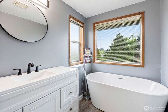 3733 Golden Eagle Loop, Olympia, WA 98513