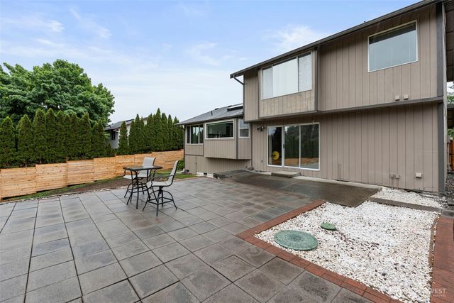 3733 Golden Eagle Loop, Olympia, WA 98513