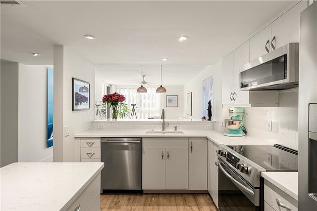 2700 N Highway A1a None 207, Hutchinson Island, FL 34949