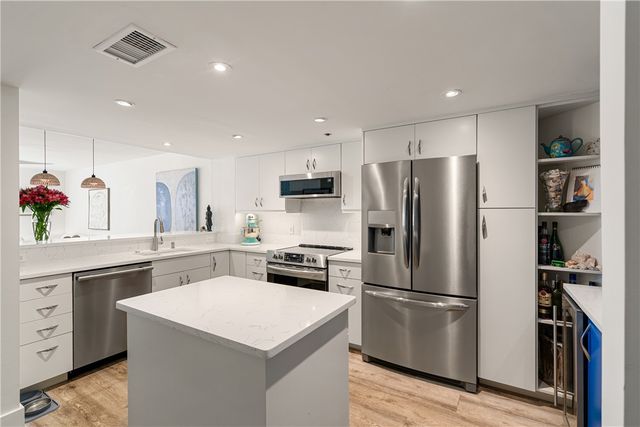 2700 N Highway A1a None 207, Hutchinson Island, FL 34949