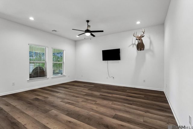 75420 Victoria Dr, Covington, LA 70435