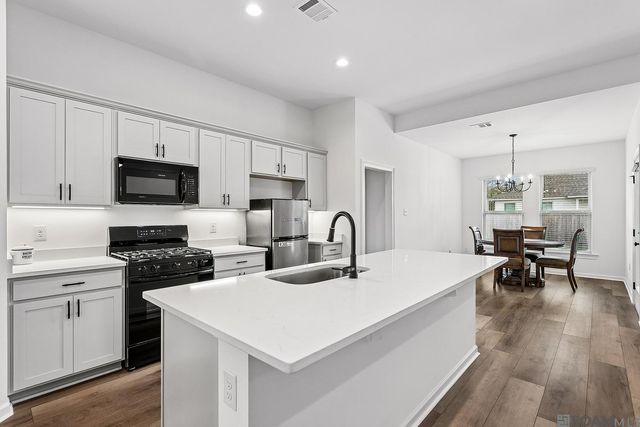 75420 Victoria Dr, Covington, LA 70435