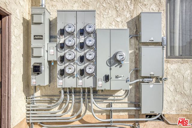 5516 Virginia Avenue, Los Angeles, CA 90038