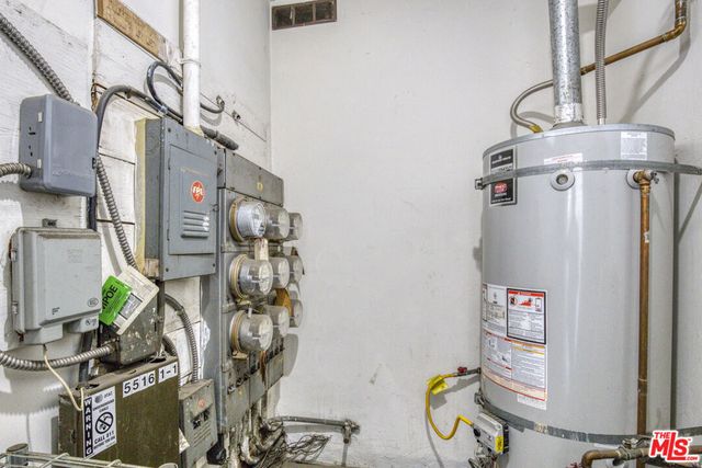 5516 Virginia Avenue, Los Angeles, CA 90038