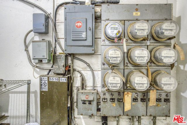 5516 Virginia Avenue, Los Angeles, CA 90038