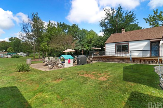 38392 N 8th Street, Spring Grove, IL 60081