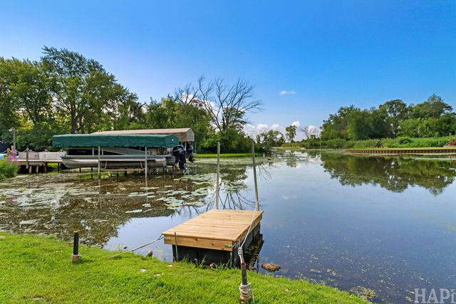 38392 N 8th Street, Spring Grove, IL 60081