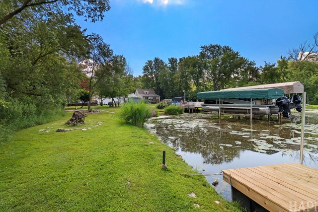 38392 N 8th Street, Spring Grove, IL 60081